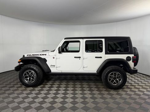 Certified 2025 Jeep Wrangler Unlimited Rubicon w/ Convenience Group AWD/4WD image 9