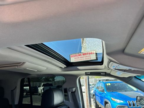 Used 2018 Chevrolet Tahoe Premier image 12