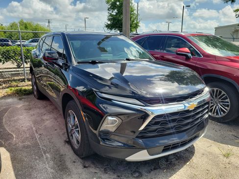 Used 2023 Chevrolet Blazer LT w/ Driver Confidence Package FWD image 2