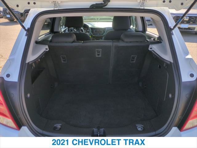 Used 2021 Chevrolet Trax LS w/ Tint and Cruise Package AWD/4WD image 23