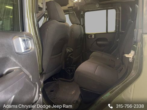 Used 2023 Jeep Gladiator Sport AWD/4WD image 9