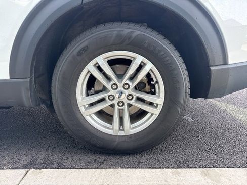 Used 2022 Ford Explorer XLT w/ Class IV Trailer Tow Package image 8