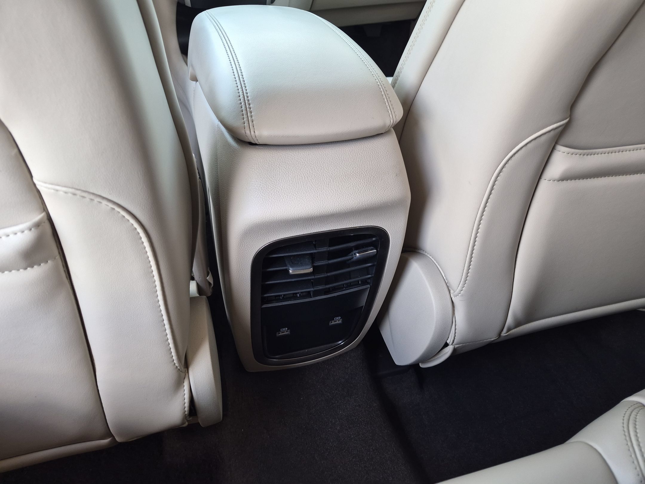 Used 2019 Lincoln MKC Select w/ Select Plus Package AWD/4WD image 21