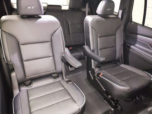 New 2026 Buick Enclave Sport Touring w/ Power Package image 11