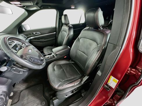 Used 2018 Ford Explorer Sport w/ Equipment Group 401A AWD/4WD image 13