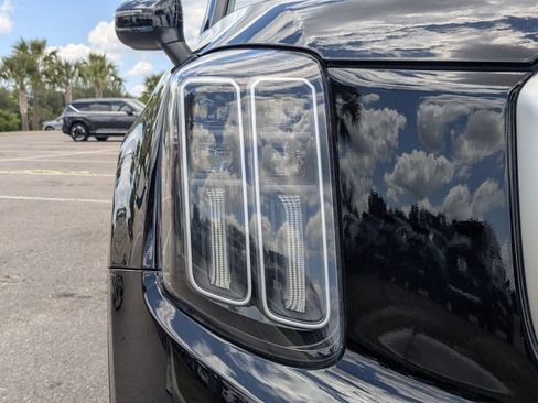 Used 2024 Kia Telluride EX FWD image 10