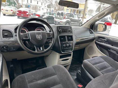 Used 2014 RAM C/V Tradesman image 14