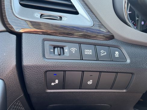 Used 2017 Hyundai Santa Fe Sport w/ 2.4L Tech Package 04 FWD image 28