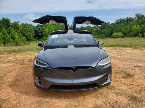 Used 2016 Tesla Model X Performance AWD/4WD image 11