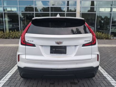 Used 2024 Cadillac XT4 Luxury w/ Cold Weather Package FWD image 4