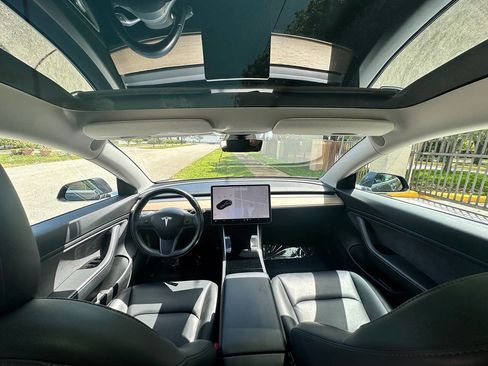 Used 2018 Tesla Model 3 Long Range image 16