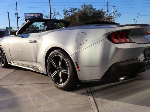 Used 2025 Ford Mustang Premium image 29
