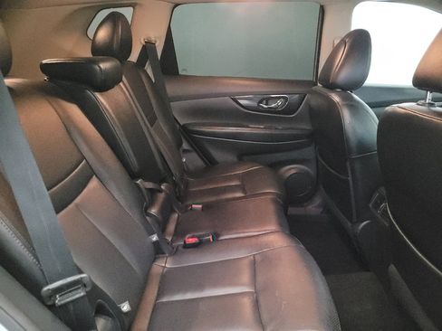 Used 2017 Nissan Rogue SL w/ SL Premium Package image 19