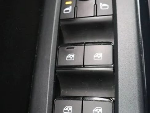 Used 2024 Nissan Pathfinder SV FWD image 21