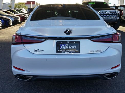 Used 2022 Lexus ES 350 w/ Premium Package FWD image 4