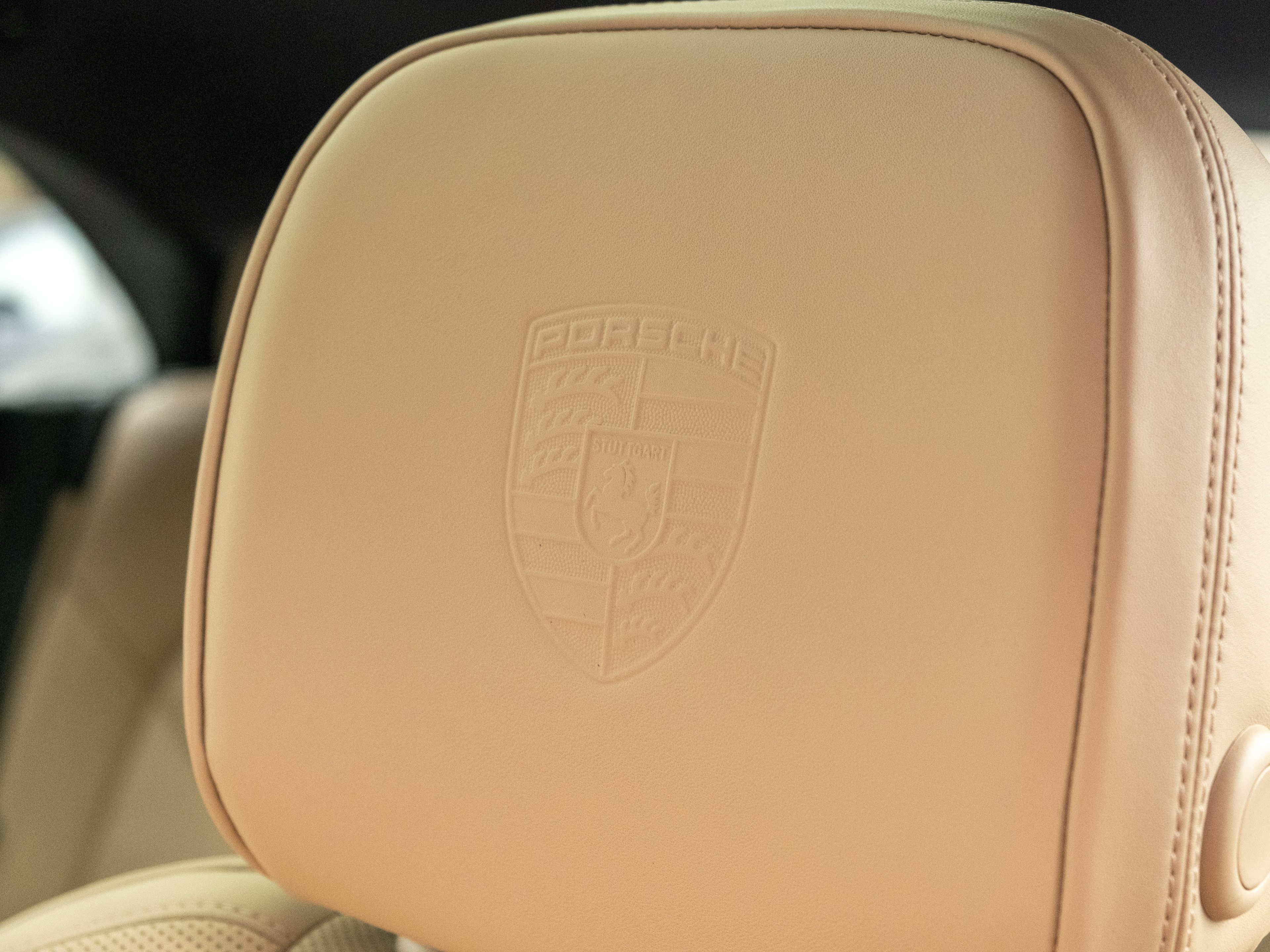 Certified 2026 Porsche Macan AWD/4WD image 42