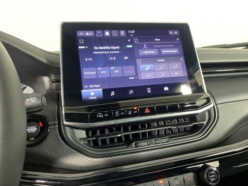 Used 2023 Jeep Compass Latitude w/ Convenience Group AWD/4WD image 29