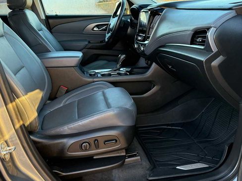 Used 2020 Chevrolet Traverse Premier image 13