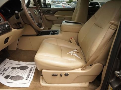 Used 2013 Chevrolet Silverado 2500 LTZ w/ LTZ Plus Package AWD/4WD image 9