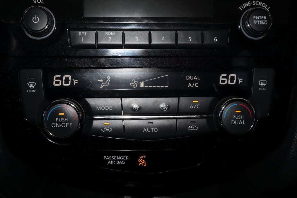 Used 2017 Nissan Rogue SV FWD image 26