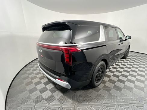 New 2026 Kia Carnival FWD image 3