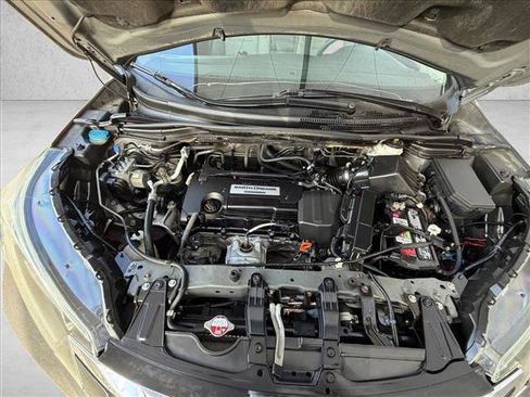 Used 2015 Honda CR-V LX image 18