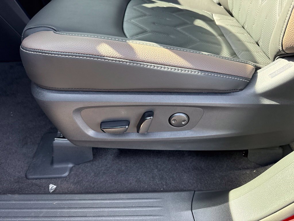 New 2026 Nissan Pathfinder Platinum AWD/4WD image 18