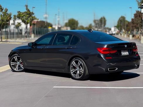 Used 2017 BMW 750i RWD image 15