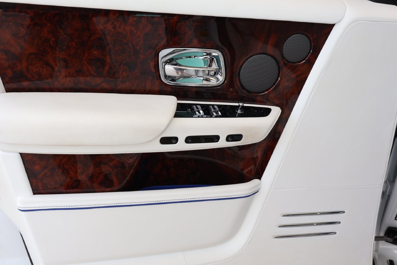 Certified 2023 Rolls-Royce Phantom Extended Wheelbase w/ Leather Finishing Pack RWD image 12