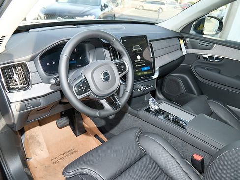 New 2026 Volvo XC90 B6 Ultra w/ Protection Package image 12