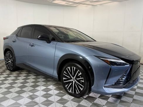 Used 2023 Lexus RZ 450e Premium w/ Technology Package AWD/4WD image 11