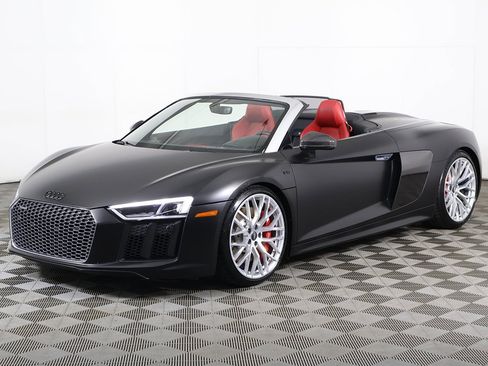 Used 2018 Audi R8 V10 w/ Carbon Exterior Package image 8