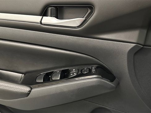 Certified 2023 Nissan Altima 2.5 SV image 16