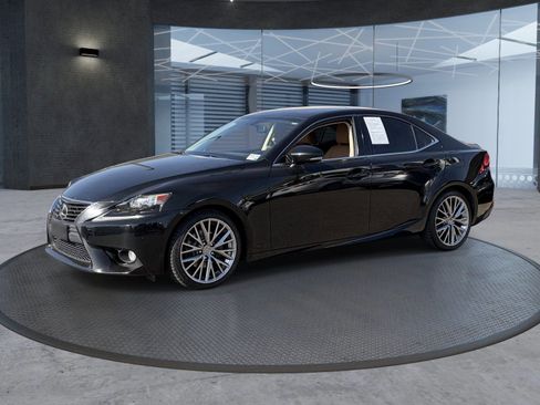 Used 2014 Lexus IS 250 w/ Navigation Package RWD image 2