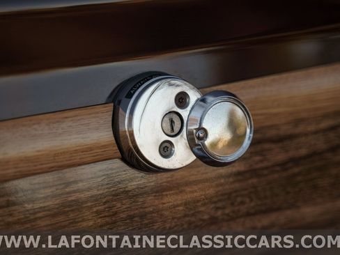 Used 1991 Jeep Grand Wagoneer Base image 79