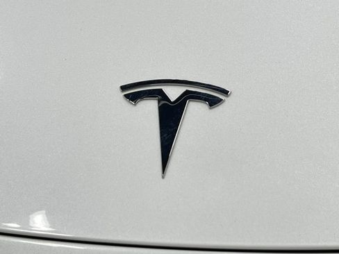 Used 2021 Tesla Model Y Long Range AWD/4WD image 37