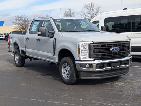 New 2026 Ford F250 XL w/ XL Chrome Package image 2