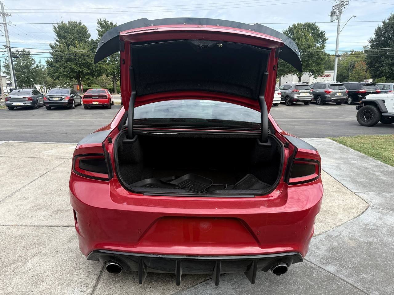Used 2017 Dodge Charger R/T RWD image 11