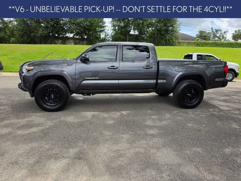 Used 2019 Toyota Tacoma SR5 AWD/4WD image 2