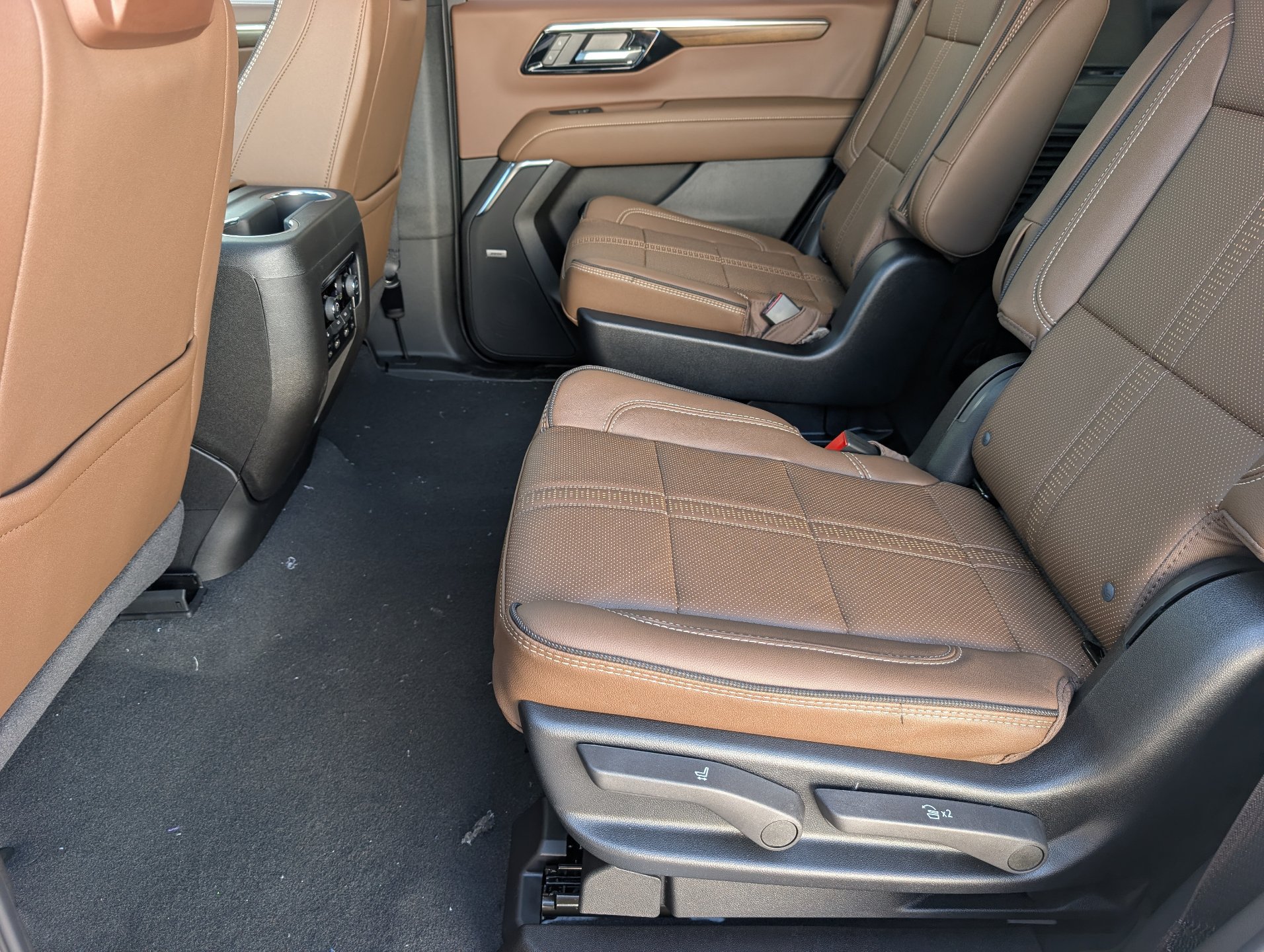 New 2027 Chevrolet Tahoe High Country AWD/4WD image 17