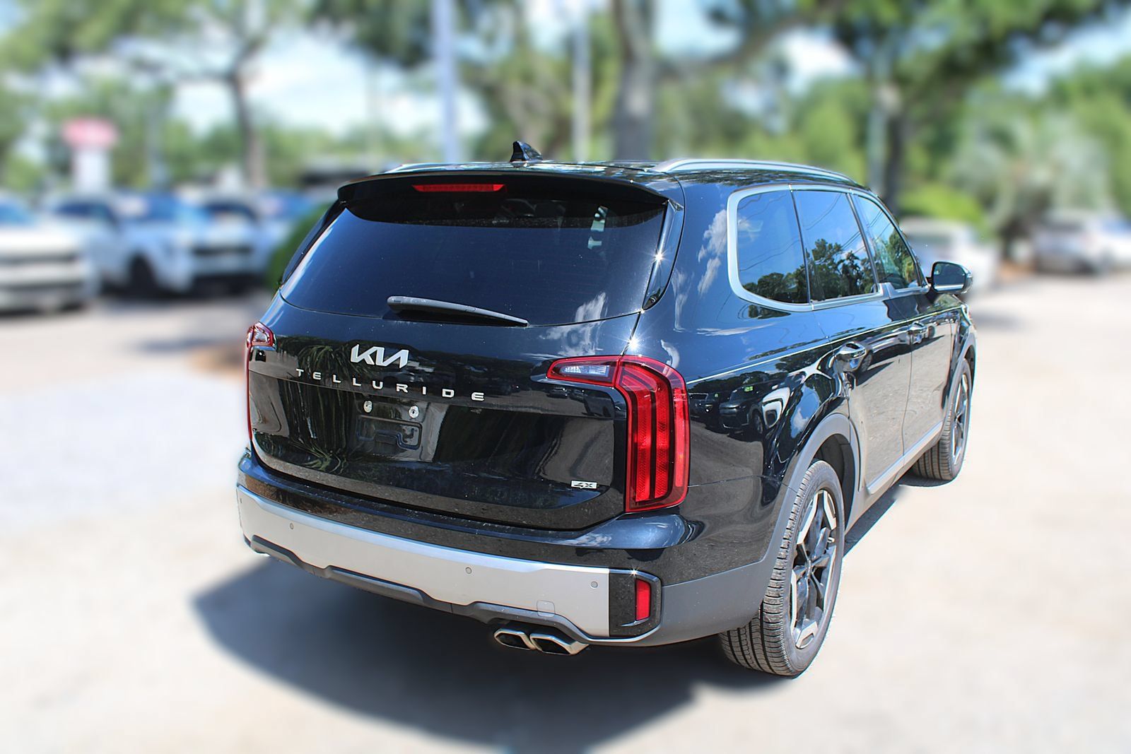 Certified 2023 Kia Telluride S w/ S Sunroof Package AWD/4WD image 7
