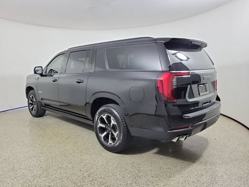 Used 2025 GMC Yukon XL AT4 w/ AT4 Premium Package AWD/4WD image 7