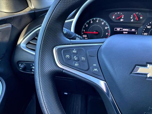 Used 2024 Chevrolet Malibu LT image 23