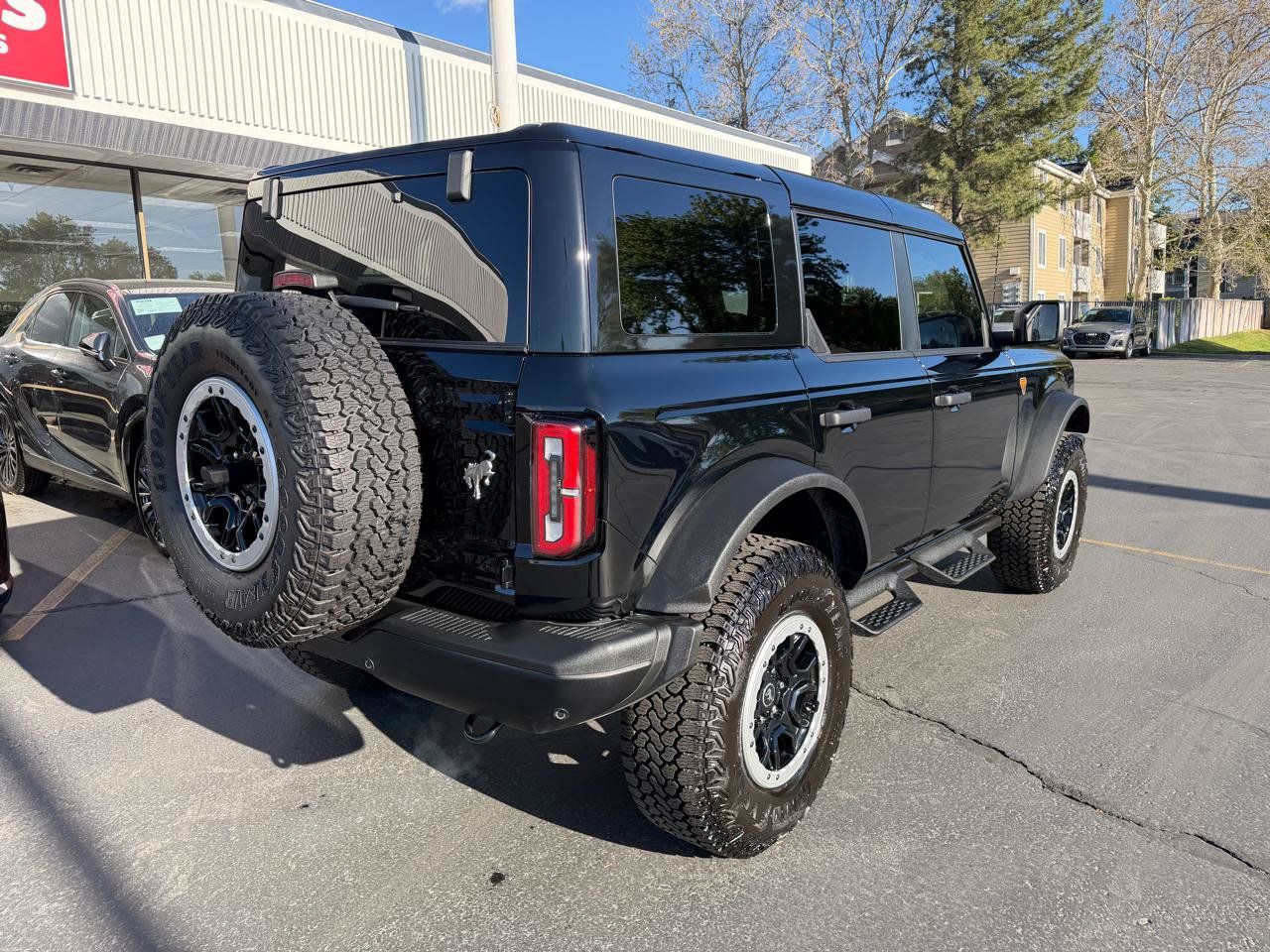 Used 2025 Ford Bronco Badlands AWD/4WD image 9