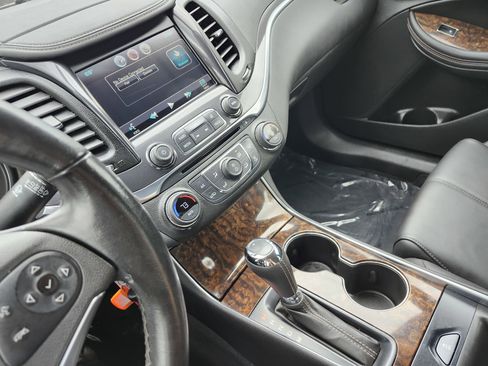 Used 2014 Chevrolet Impala LT w/ Convenience Package FWD image 29