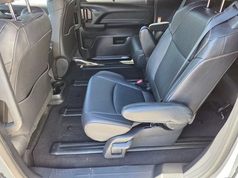 Used 2025 Toyota Sienna XLE Woodland Edition AWD/4WD image 12