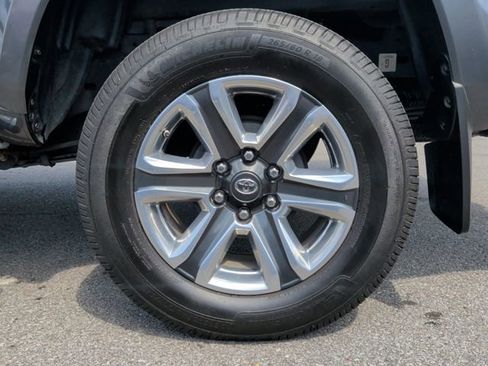 Used 2016 Toyota Tacoma Limited w/ Towing Package AWD/4WD image 9