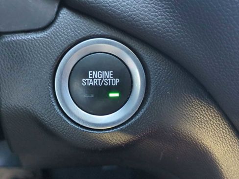 Used 2020 Chevrolet Equinox LT image 17