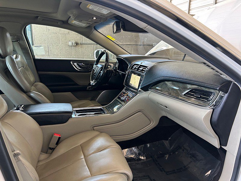 Used 2018 Lincoln Continental Reserve AWD/4WD image 27