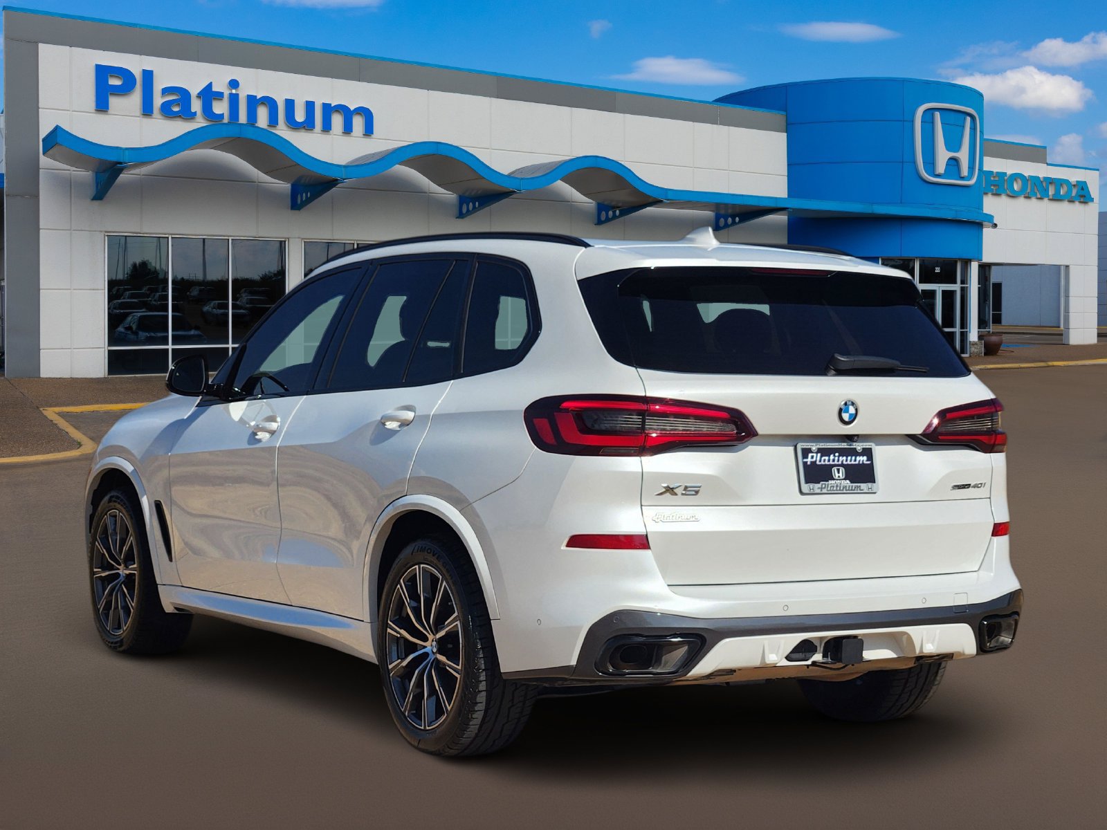 Used 2023 BMW X5 sDrive40i w/ M Sport Package RWD image 5